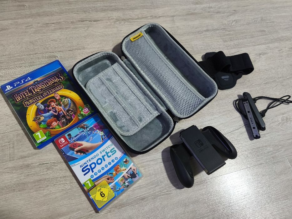 Vând Nintendo Switch OLED în stare impecabilă, folosit ocazional.

• E