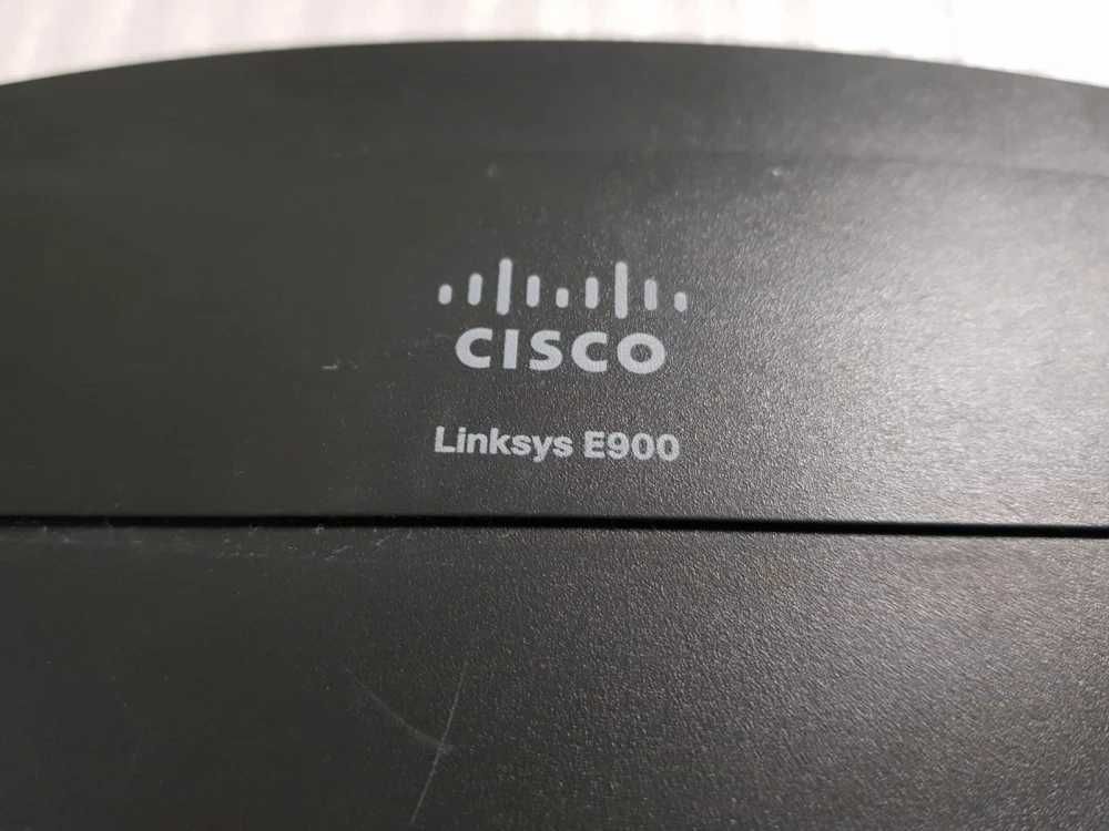 Router Wireless Linksys E900, N 300 Mbps, 4 x 10/100 Mbps - poze reale