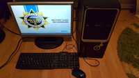 Sistem PC complet :unitate,monitor,tastatură, mouse
