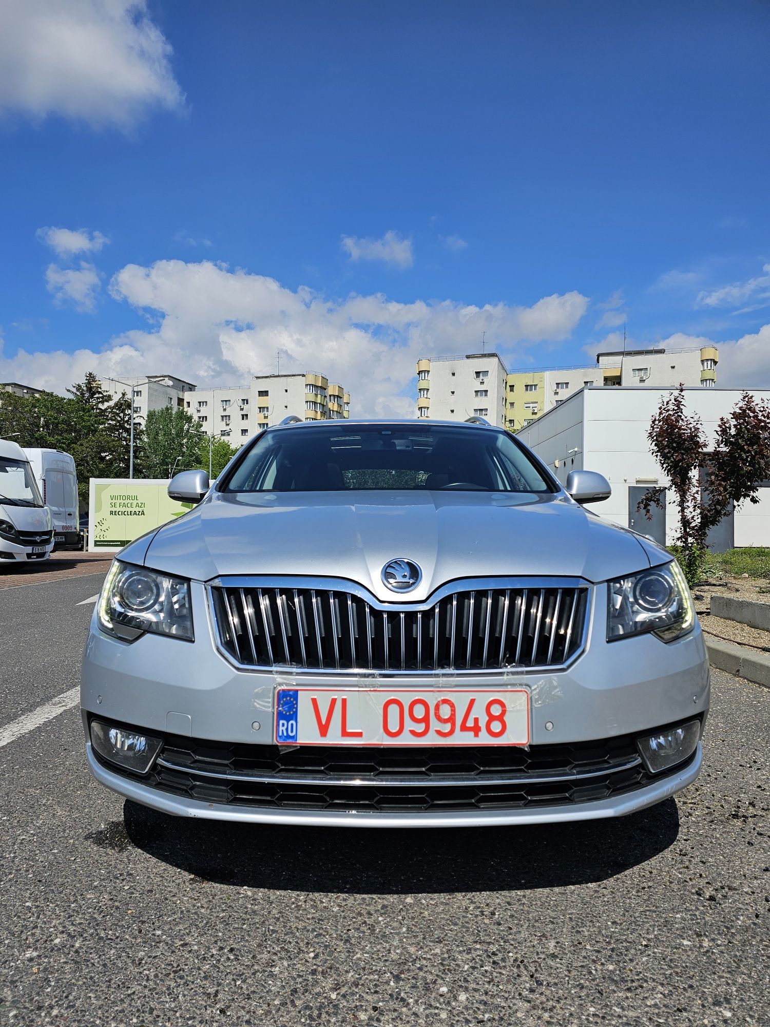 Skoda Superb 2.0TDI full / trapa