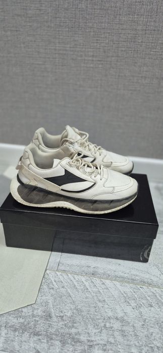 Кроссовки белые унисекс