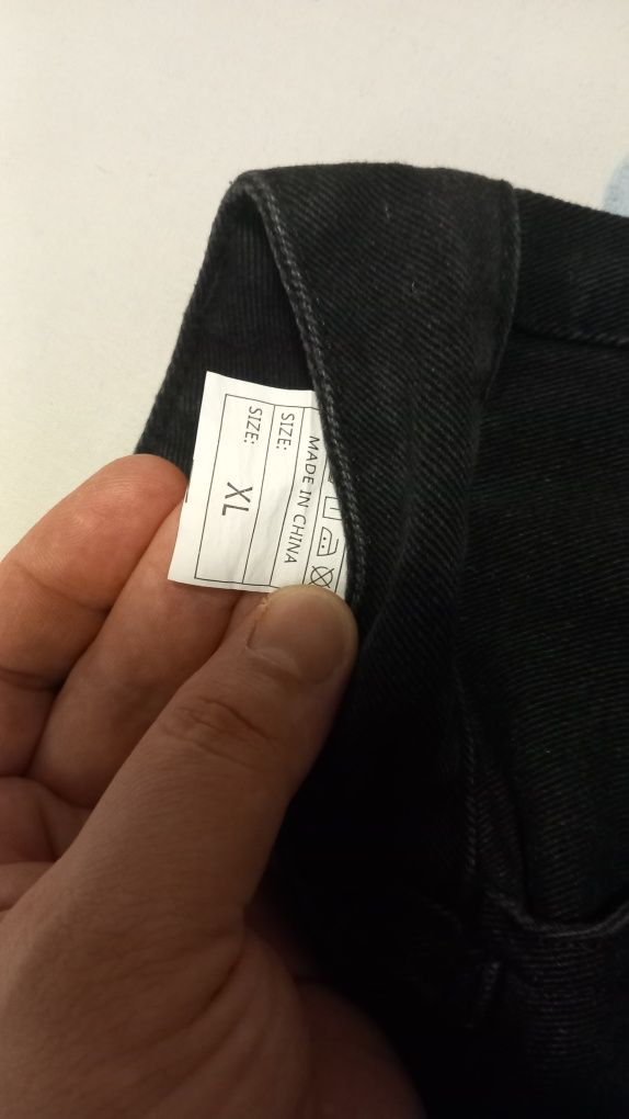 Pantaloni scurti de blugi Noi!