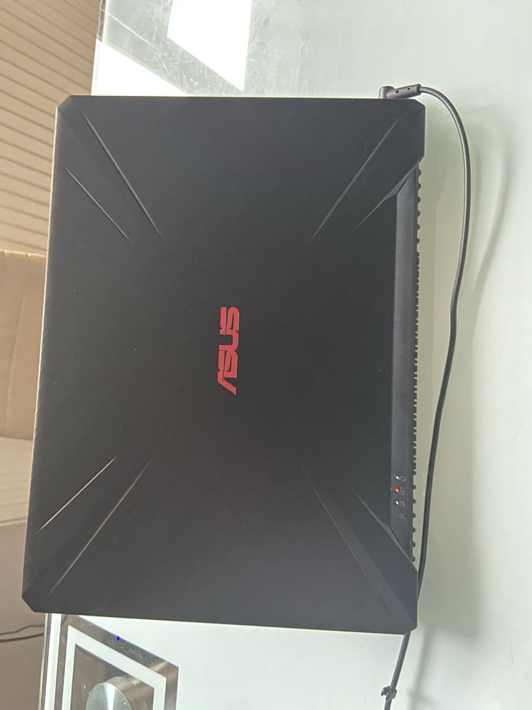 Laptop Tuf Gaming FX 505 G ca nou