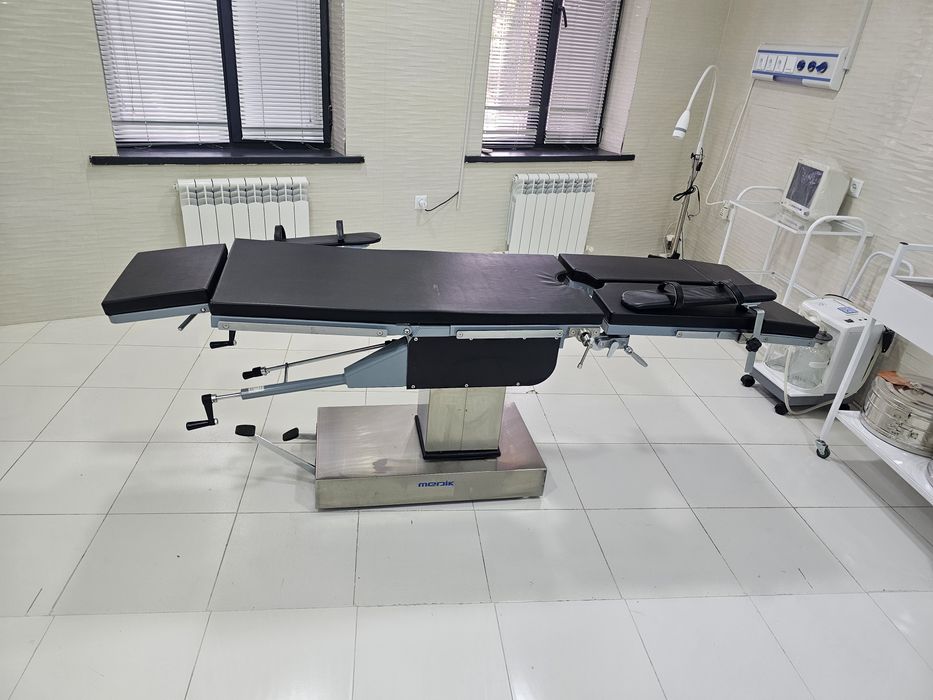 Операционный стол механогидравлического управления