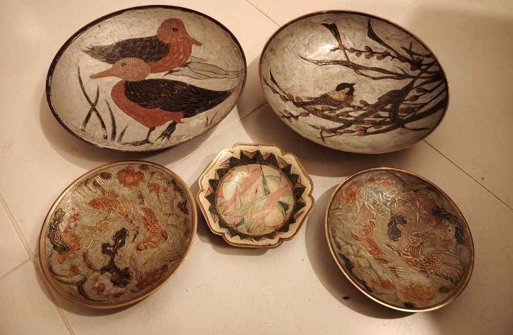 Superb set de 5 boluri din alama emailata