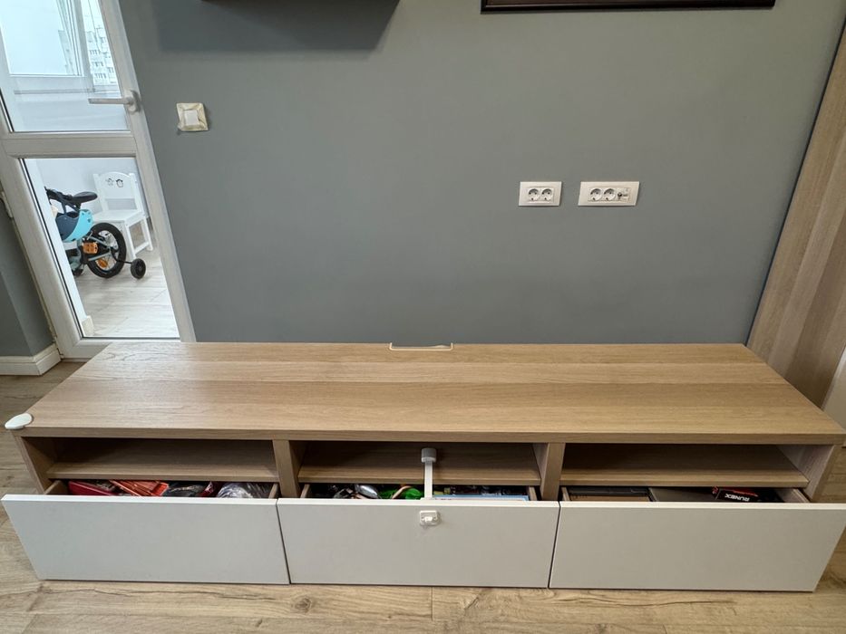 Vand comoda TV Besta (IKEA)