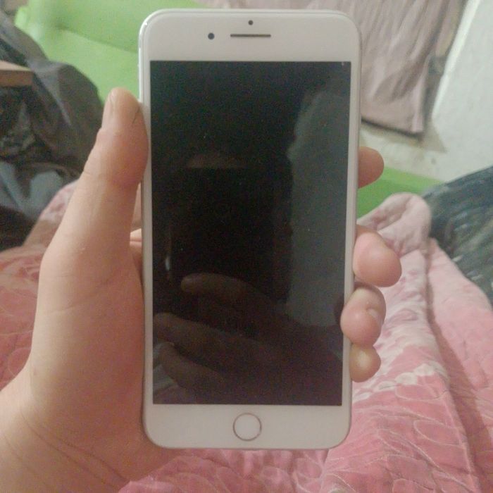 iPhone 7 plus seriy Sveta