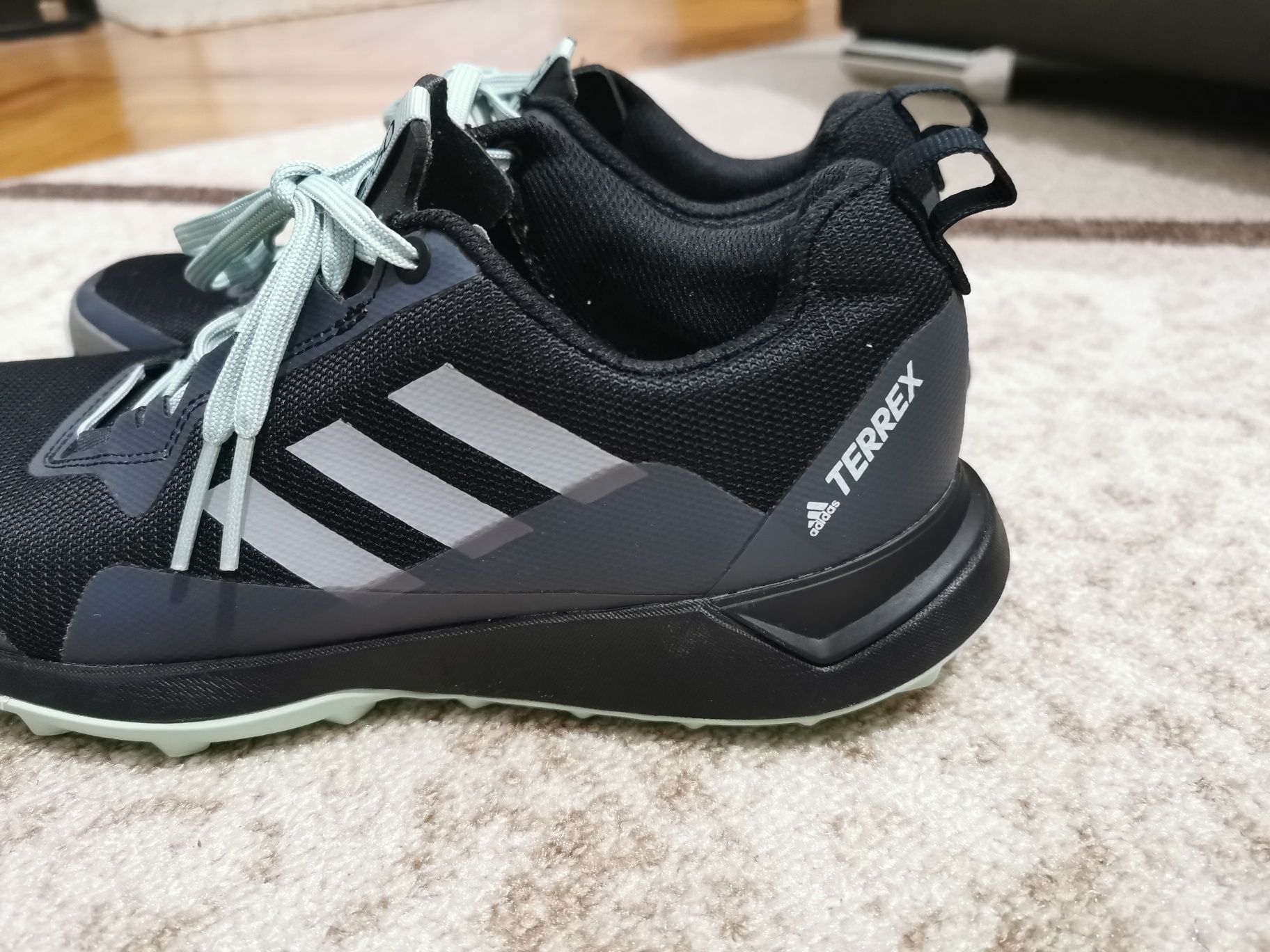 Маратонки Adidas-Terrex