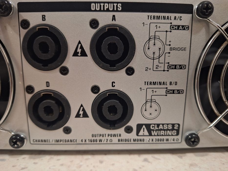 Amplificator Behringer  NU4-6000