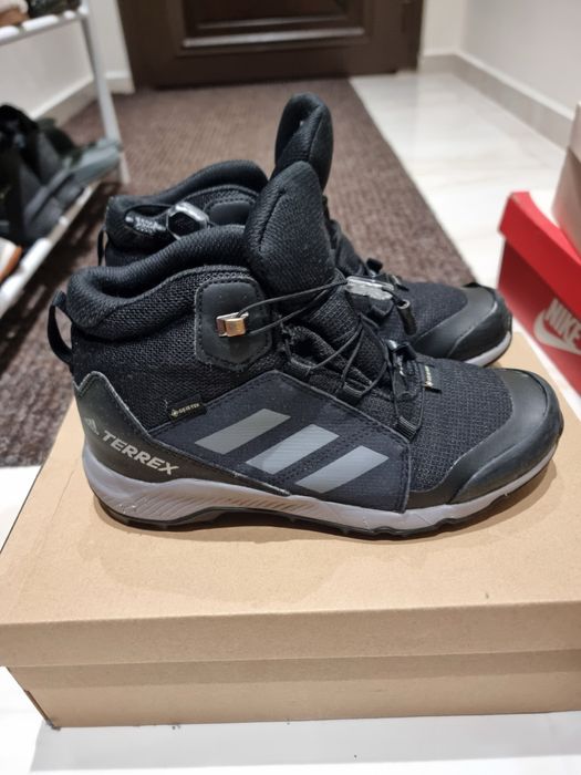 Спортни обувки Adidass gortex