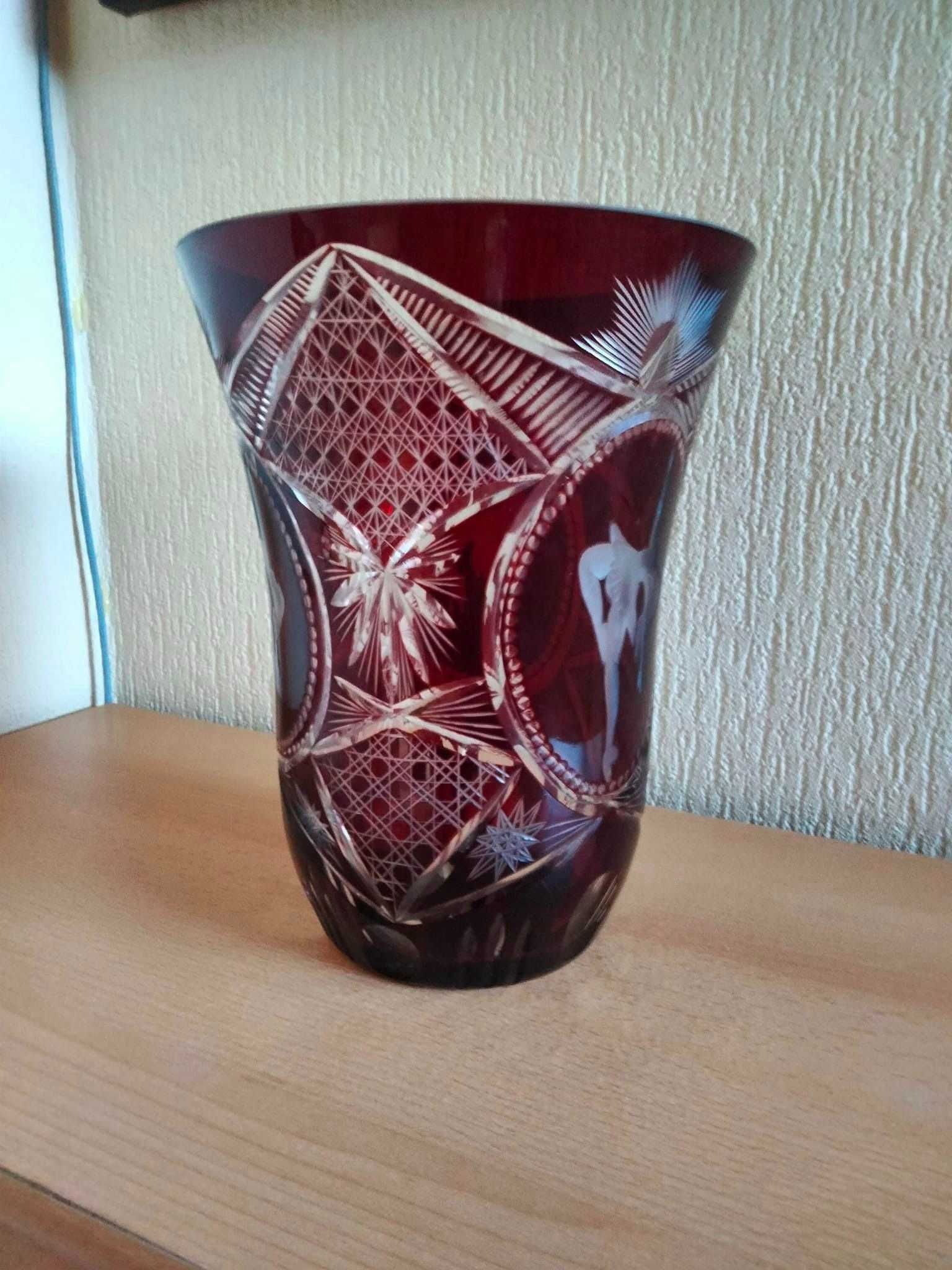 Vaza de rubin visinie