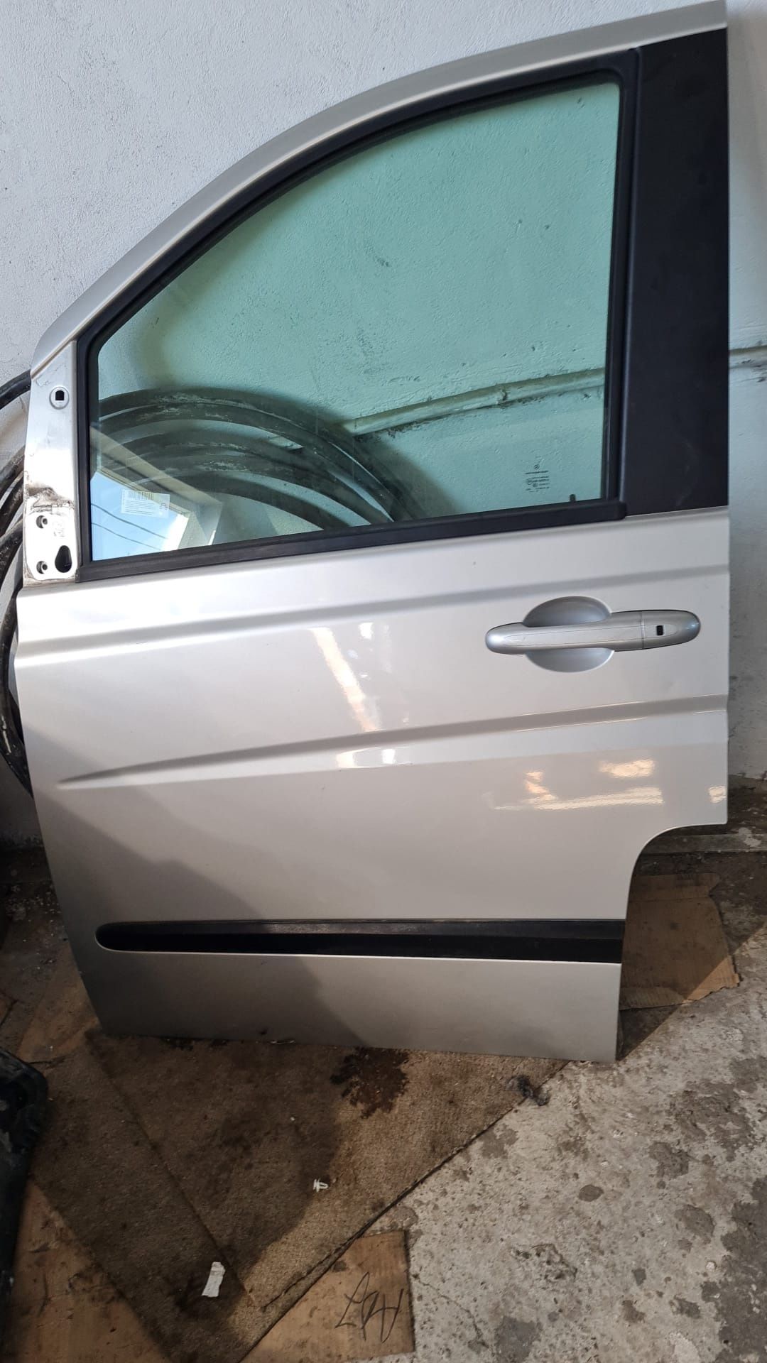 Portiera stanga față Mercedes vito viano tip 639