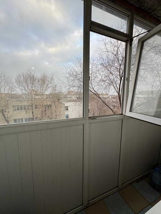 Продам 1 комнатную квартиру 8 мкр центр!!