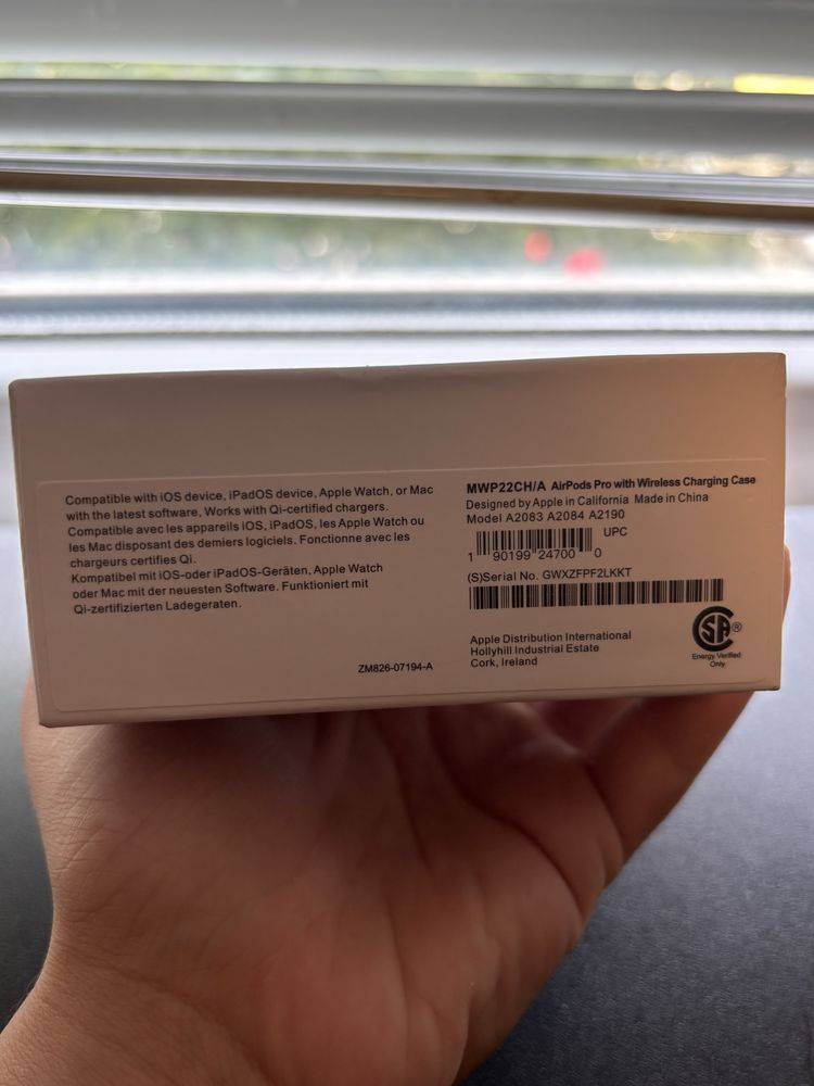 Apple AirPods Pro чисто нови!