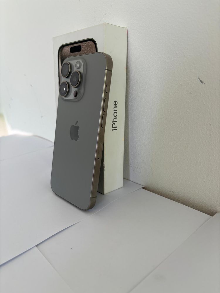 İphone 15 pro natural titanium 256GB