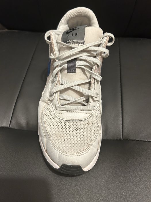 Vând Nike Air Max – purtați puțin, stare excelentă