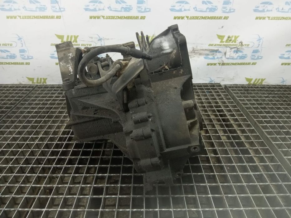 Cutie de viteze manuala 5 trepte 1.6 tdci 3m5r-7f096-yf Ford C-Max 1