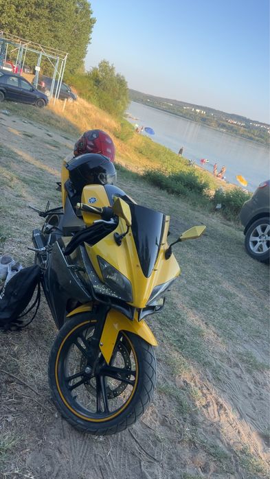 Yamaha yzf r125