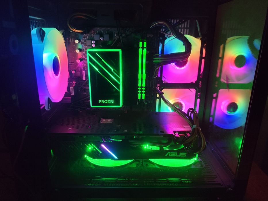 Pc (Rz 5 5500, 16 gbddr4 3200 mhz, Rx 5700,  SSD 500gb )