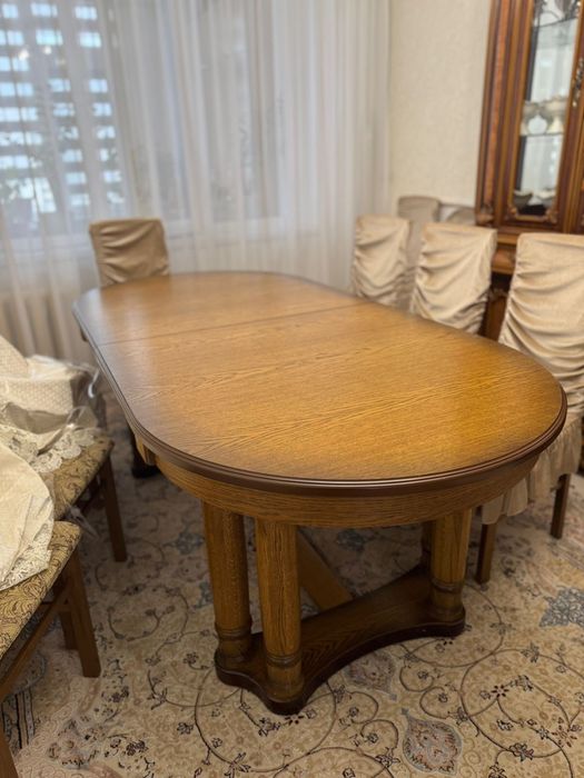 Стол и стулья для дома