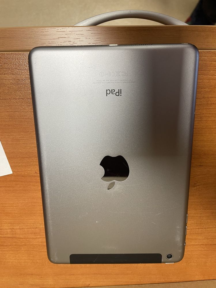 Apple Ipad mini 2 Model: A1490 със слот за sim WI-FI + мобилни