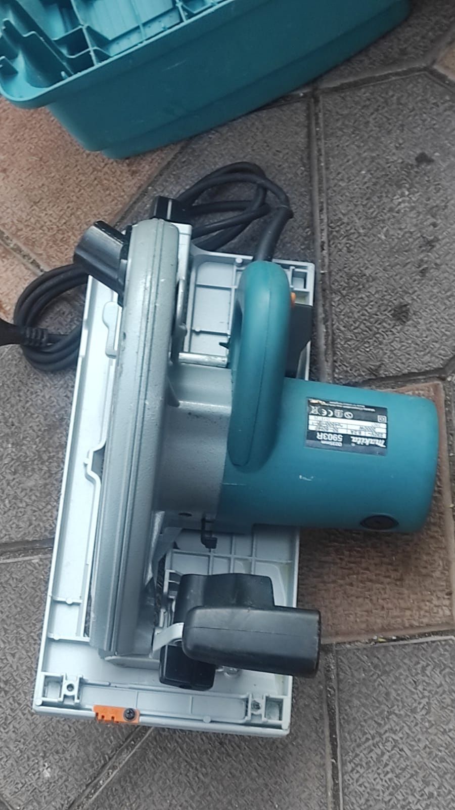 Circular MAKITA 5903 R de 2000 w