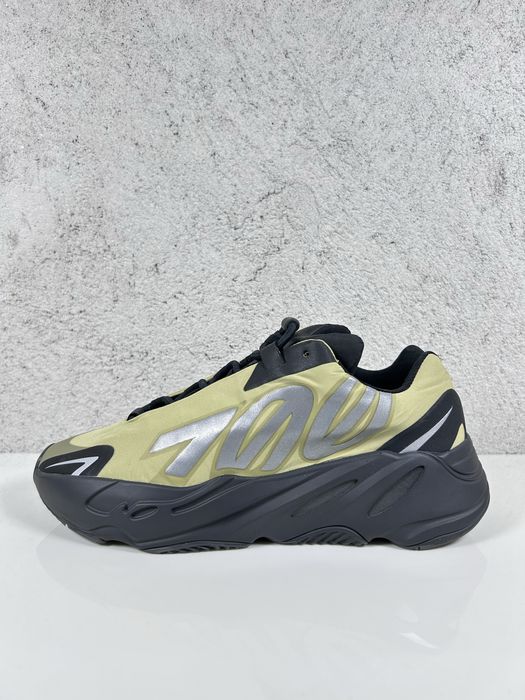 Adidas Yeezy Boost 700 MNVN Resin