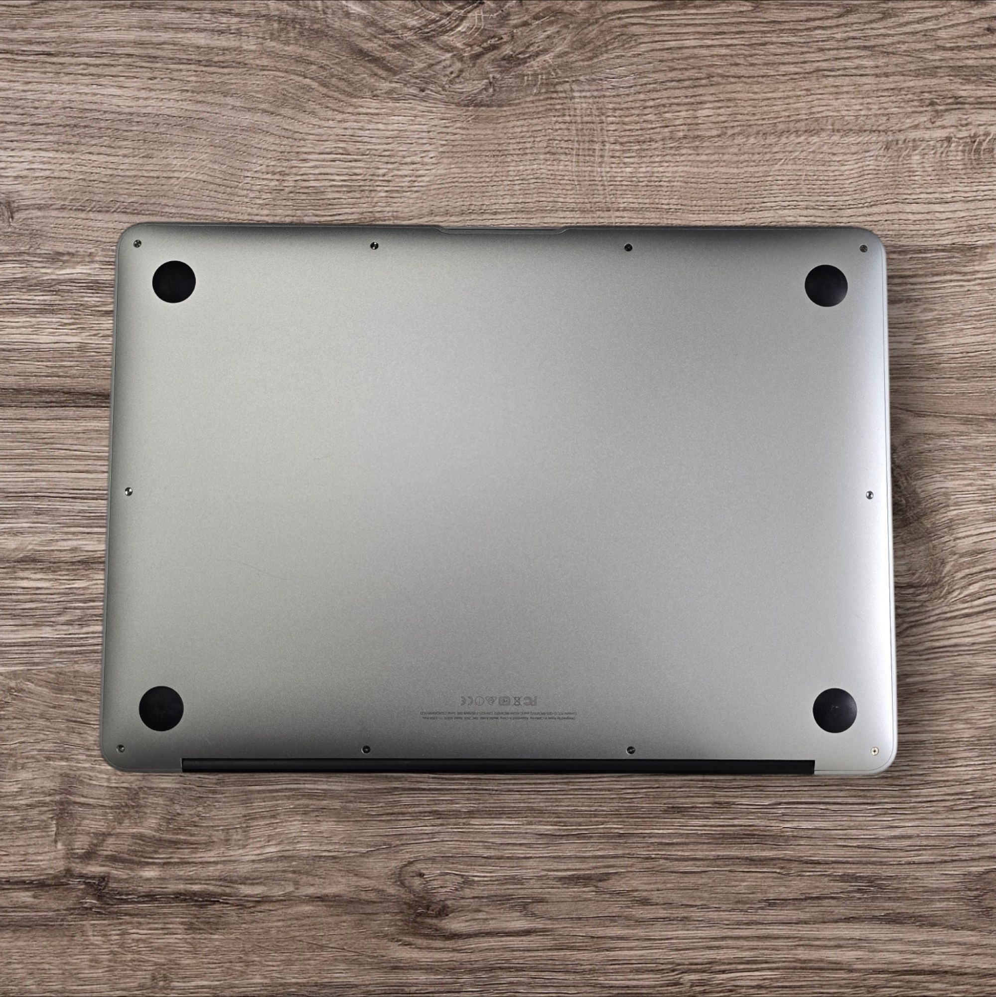 MacBook Air ( 13-inch, Early 2015 )