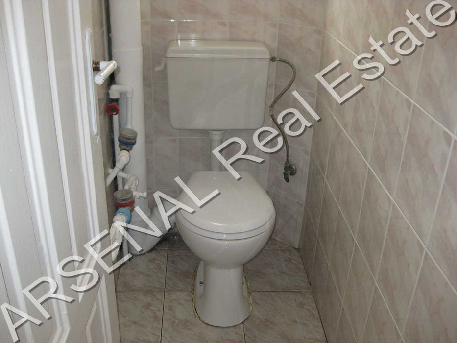 Етаж от къща под наем, Център