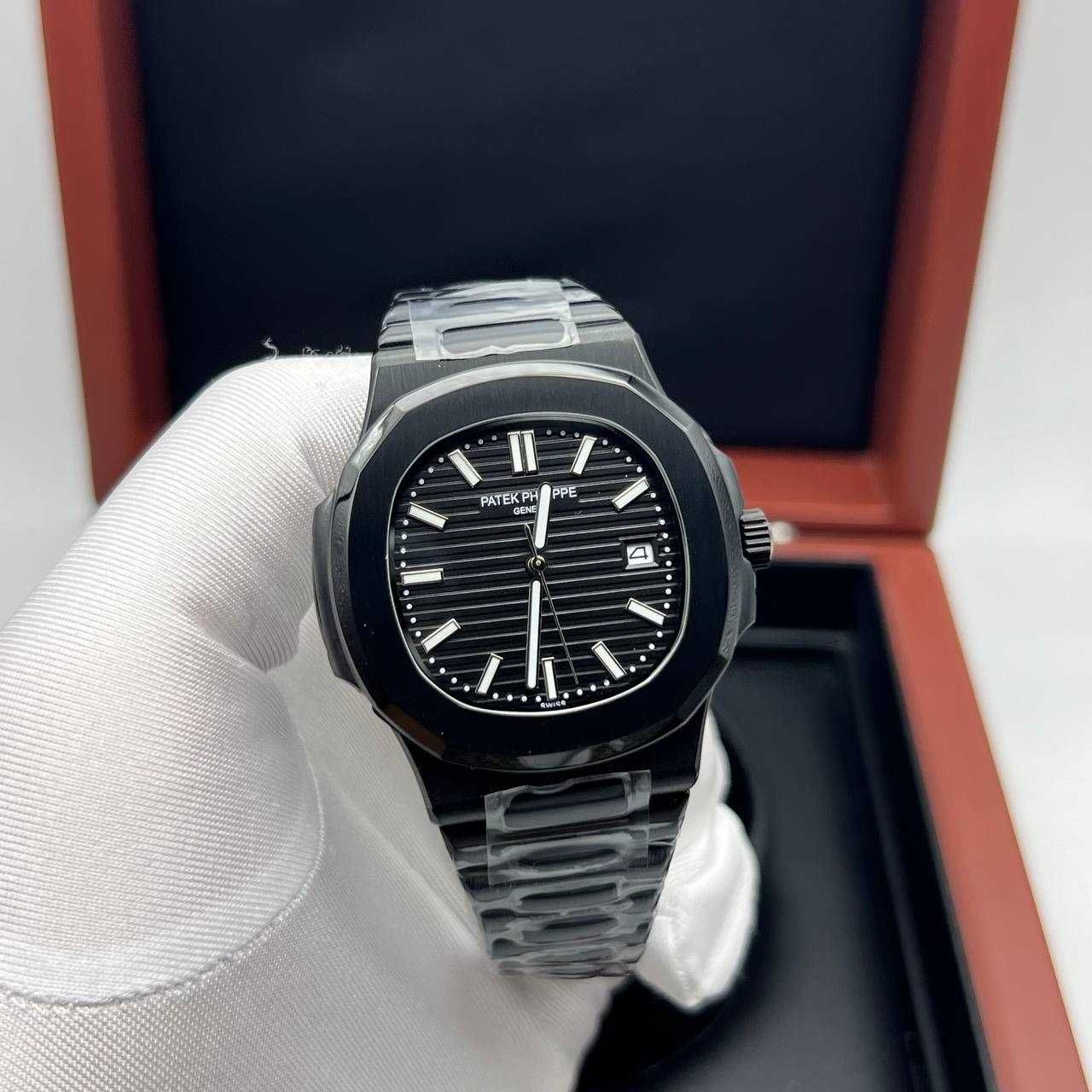 patek philippe nautilus черно черно