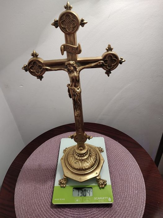 Crucifix din bronz