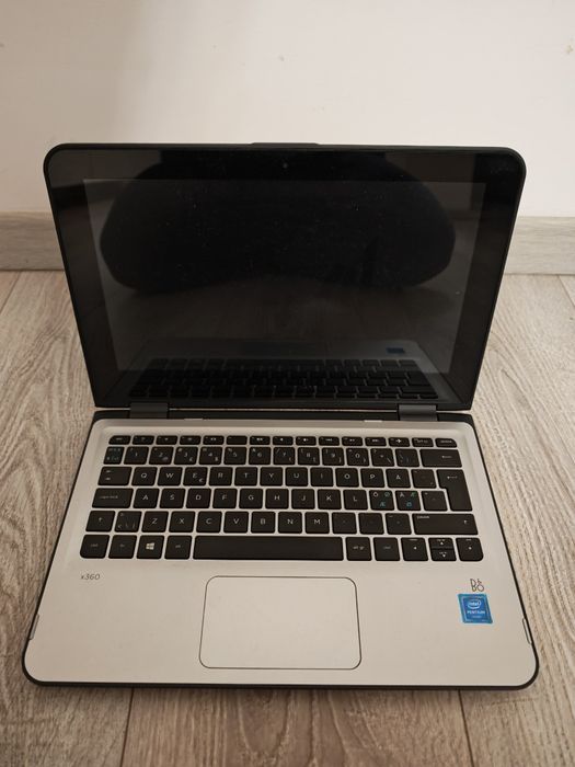 Laptop / tableta HP x360 310 G2 (cu touchscreen)