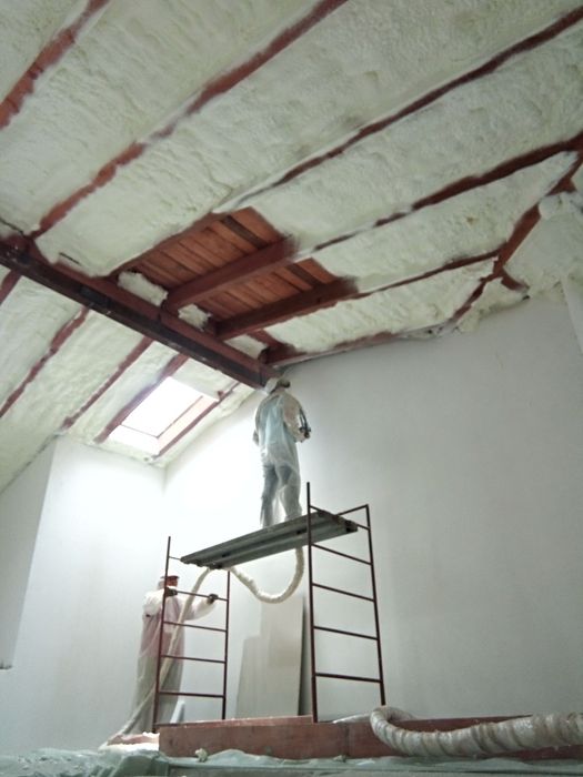 Izolatie/Izolații cu spumă poliuretanica termică și fonica