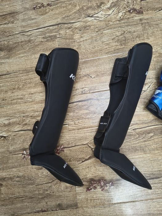 Mănuși și tibiere knockout