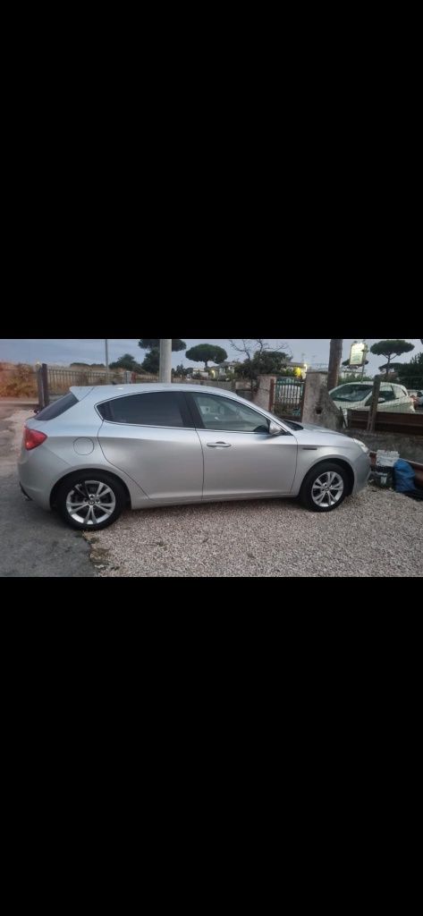 Vând alfa Romeo giulieta