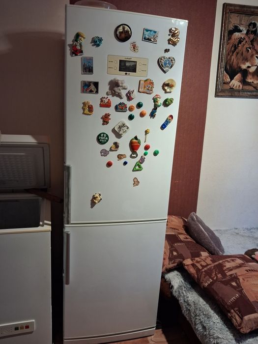 Продам отличныи холодильник смотрите все