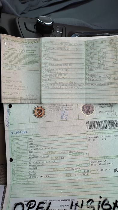 Vând opel insignia sau schimb cu autoutilitară