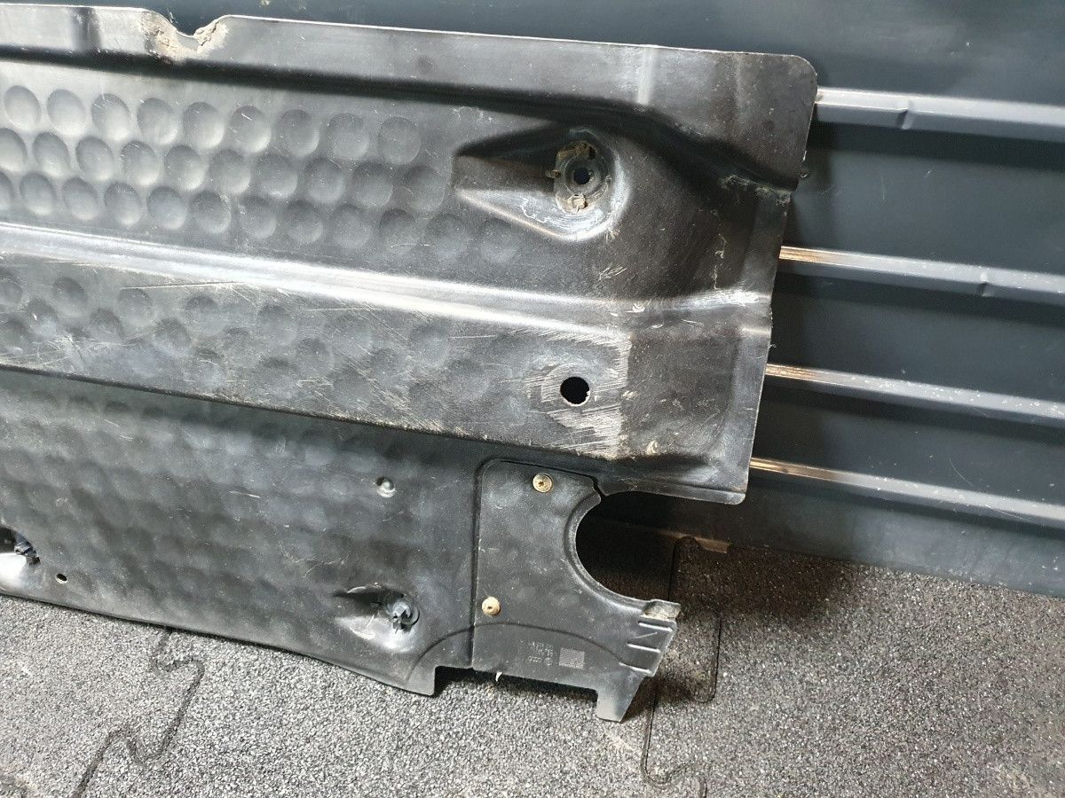 Scut caroserie stanga VOLKSWAGEN GOLF V Variant (1K5) [ 2007 - 2009 ] OEM 1K0825211E / 1K0 825 211 E