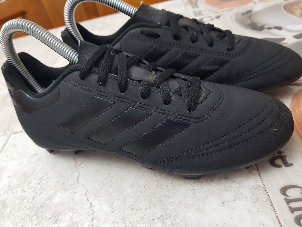 Adidasi crampoane Adidas