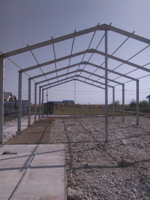 Vând structura metalică 7x15x4m 
Confecționata din profile IPE
Montaj