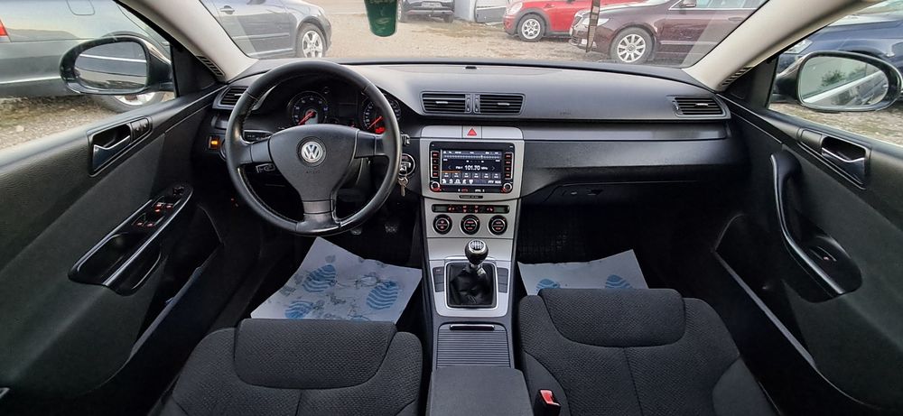 Volkswagen Passat B6 1.6 BENZINĂ an 2007