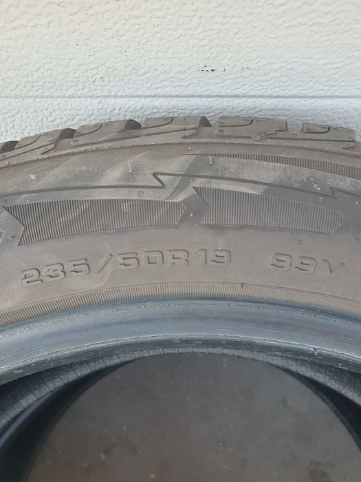 Зимни гуми 2 броя GOODYEAR UltraGrip 235 50 R19 дот 4719