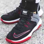 Маратонки Nike Air Versatile II