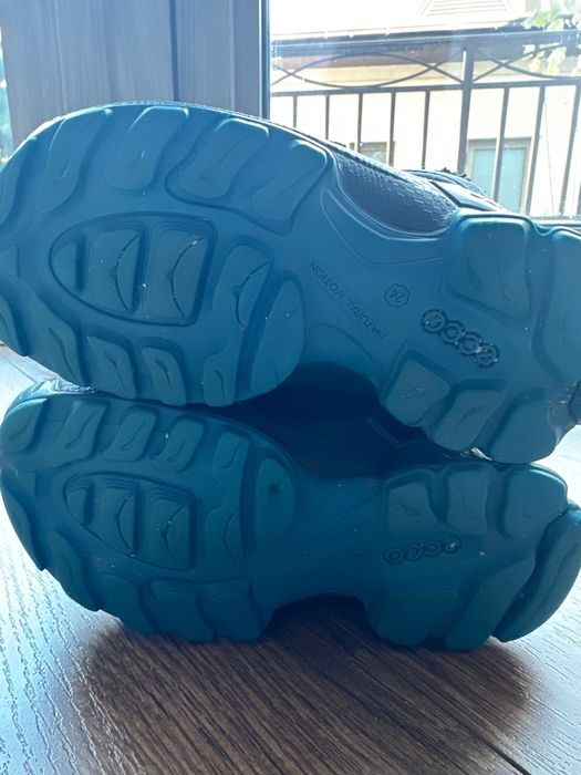 Ecco ботинки. Размер 24. 2-3 лет