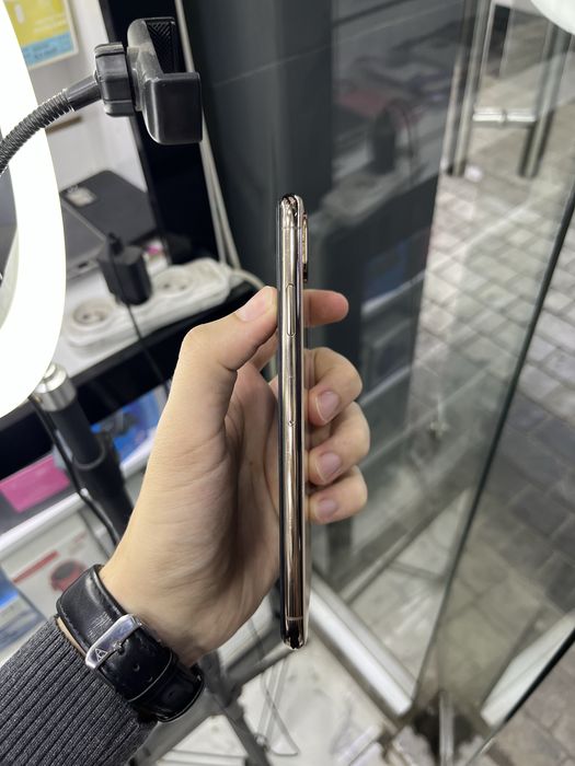 IPhone X max sotilmoqda