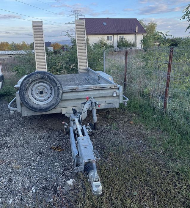 Vând remorca Daudin