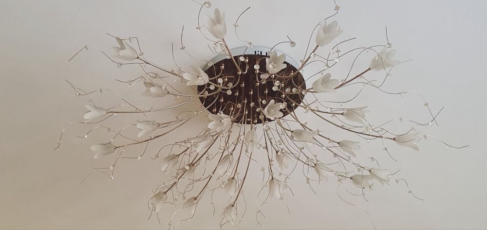 Люстра в отличном состоянии