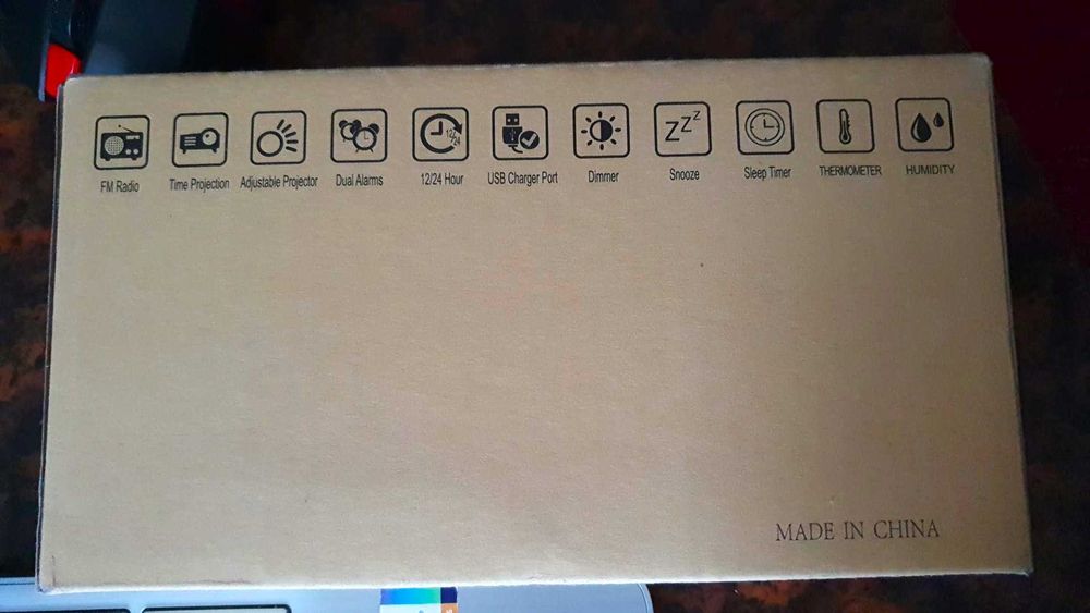 Ceas cu radio , proectie , temperatura ,.umiditate