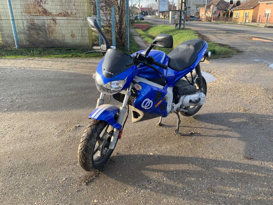 Vând motocicletă Gilera DNA 50cc