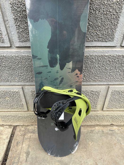 placa noua snowboard easy skull L156cm